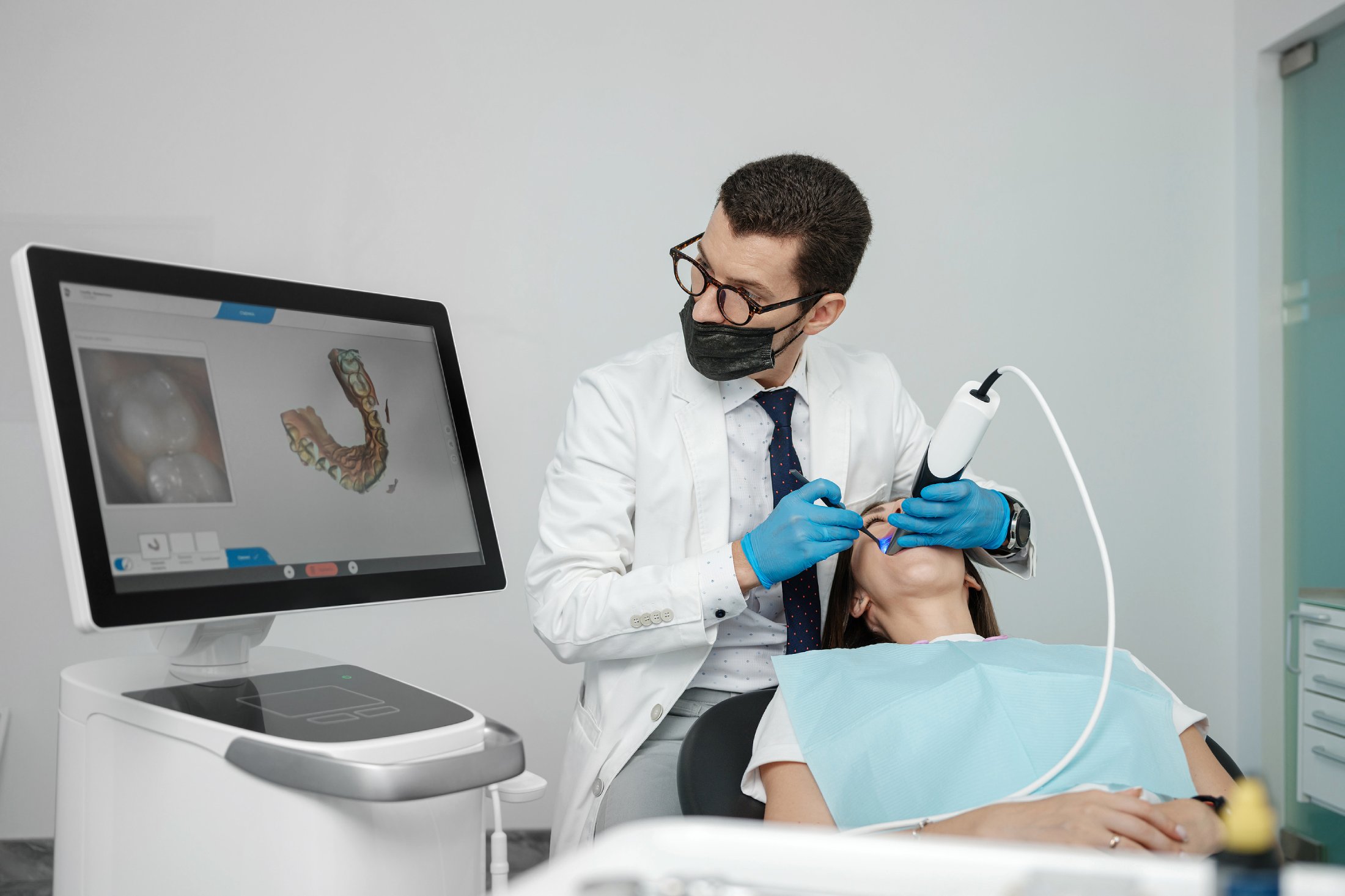 Braces or Clear Aligners: Which Option Fits Your Smile?