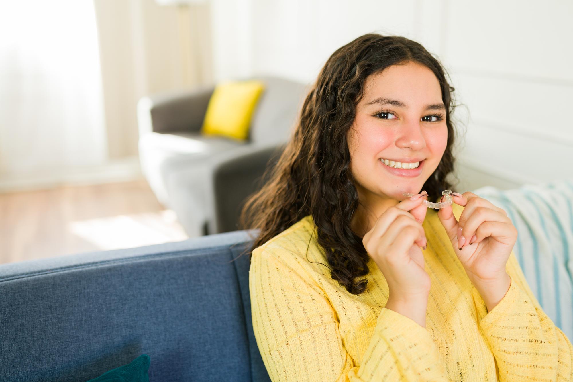 girl yellow aligner